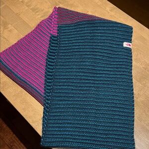 The North Face Infinity Knit Reversible 2 Tone Scarf in Teal, Blue & Hot Pink